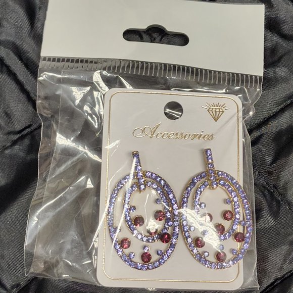 Blue and red color pierced Earing. condition new - Picture 3 of 4